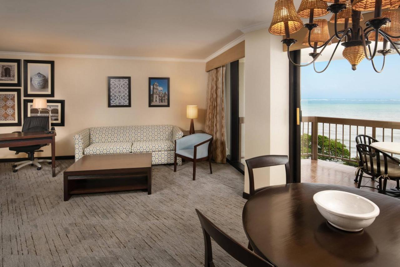 Club lounge access 1 Bedroom Larger Suite Oceanfront,1179067585:JPEG