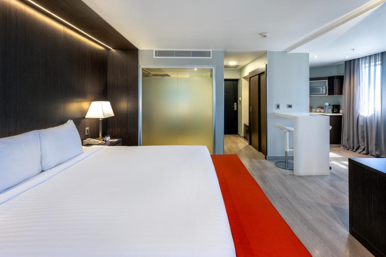 Deluxe Room,1330797743:JPEG