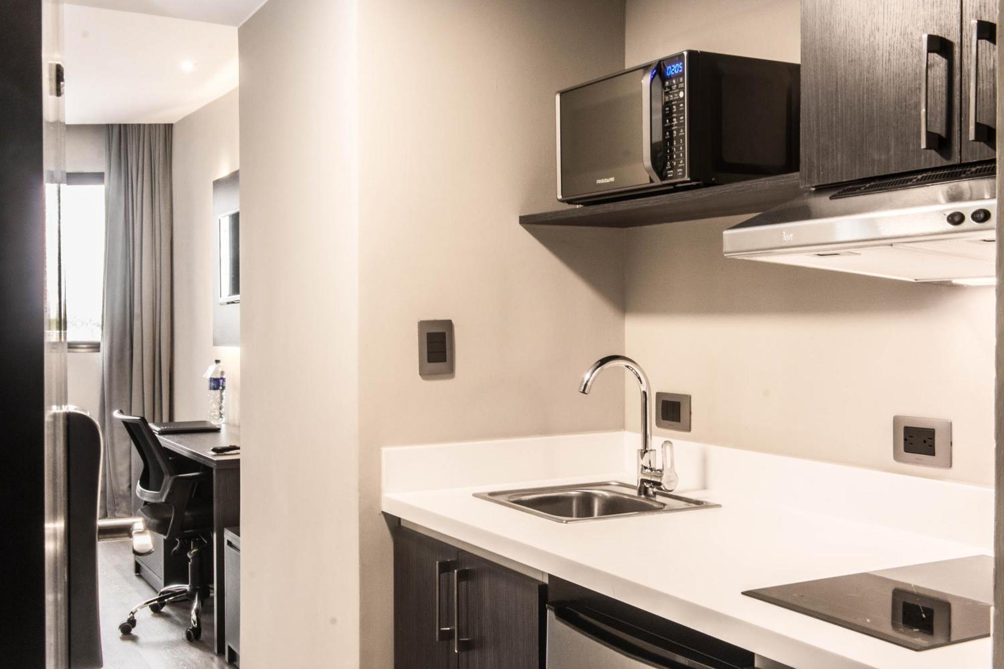 Executive Room Kitchenette,1332819347:JPEG
